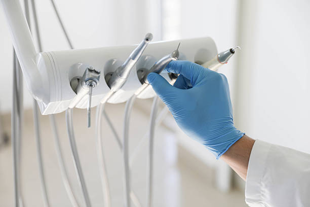 Professional Emergency Dentist technician working in San Juan, TX
